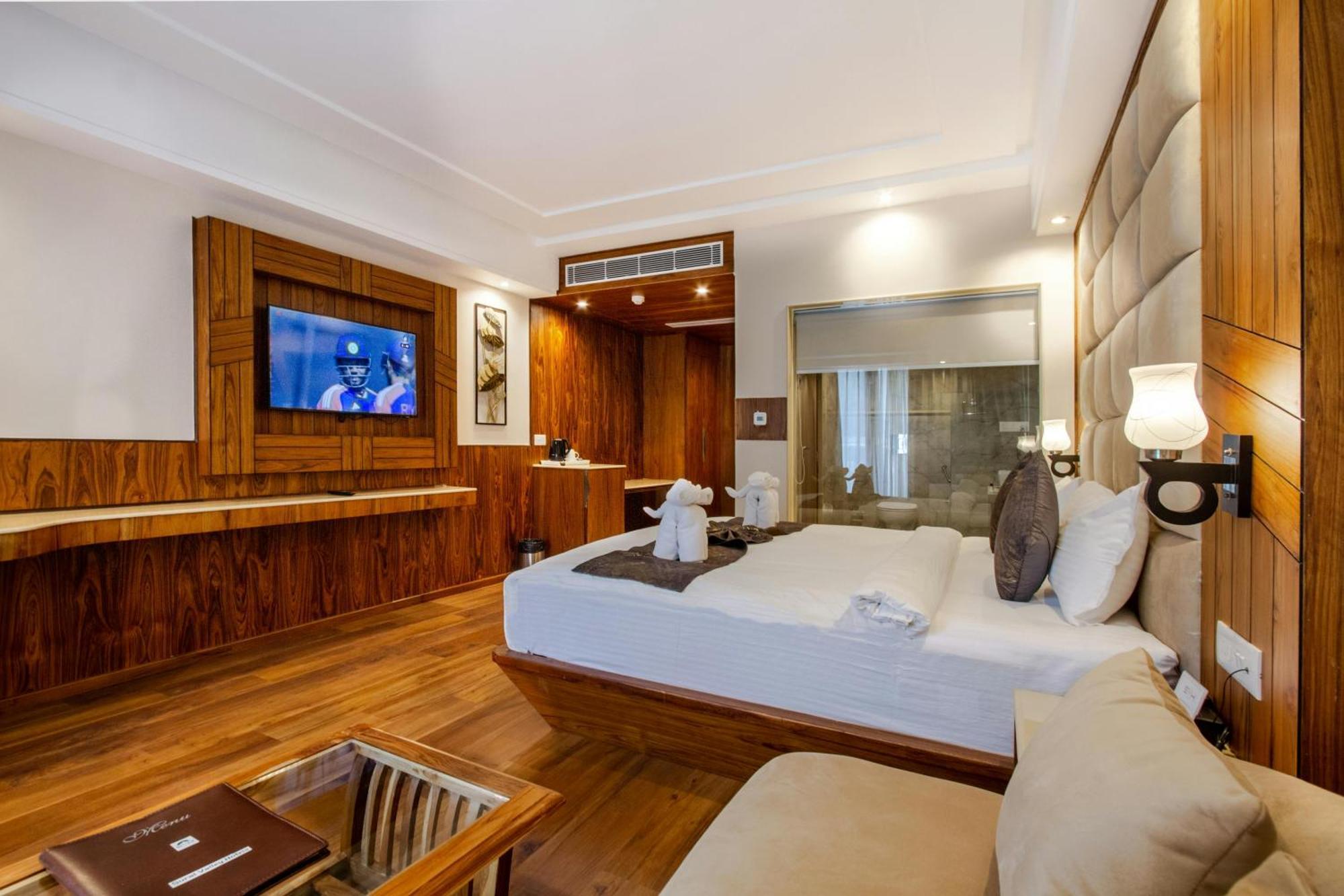 Airport Hotel Roomsity Pride * New Delhi